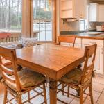 Miękko i z klasą: jak dobrać poduszki na krzesła kuchenne, by połączyć wygodę ze stylem