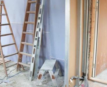 Wilgoć STOP: najprostsze warstwy podłogi krok po kroku