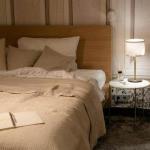 Drewno w sypialni: Ekologiczny wybór, który gwarantuje zdrowy klimat